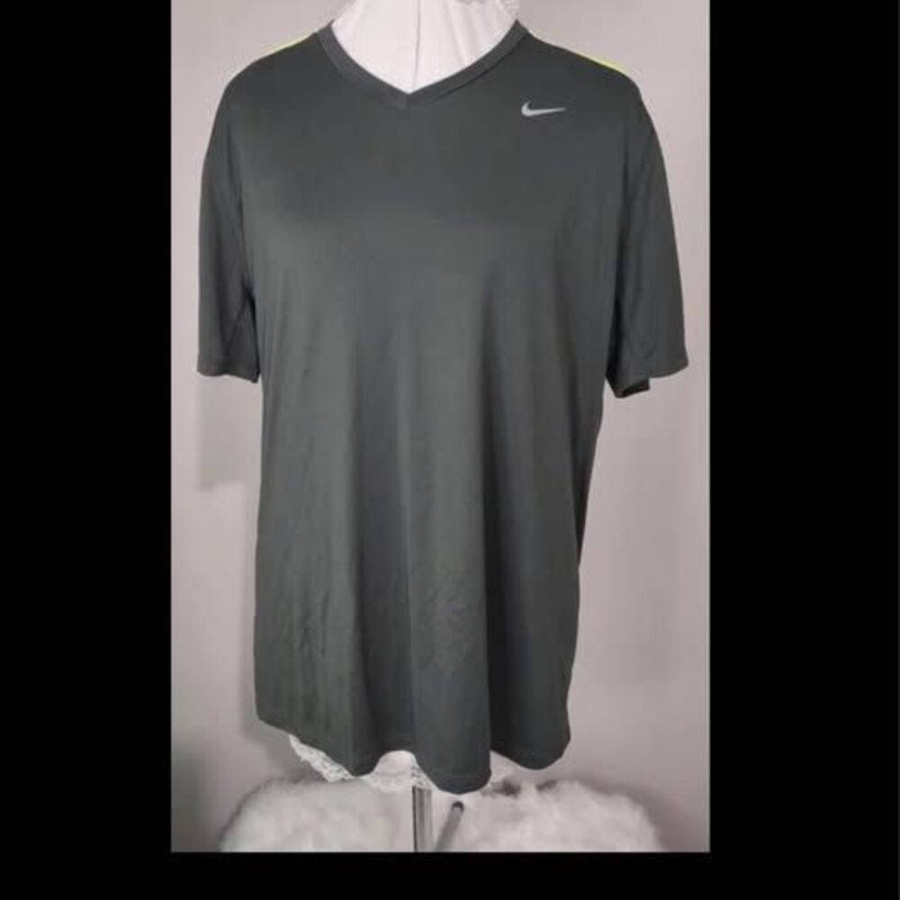 Large Mens Nike Running Dri-Fit Gray & Yellow Athletic Shirt Tee Shirt 22”p-p 27